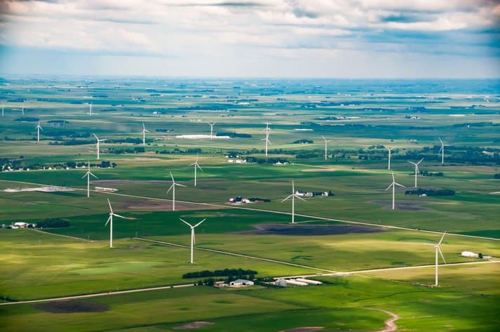 Midwest Wind Turbine Power Generators